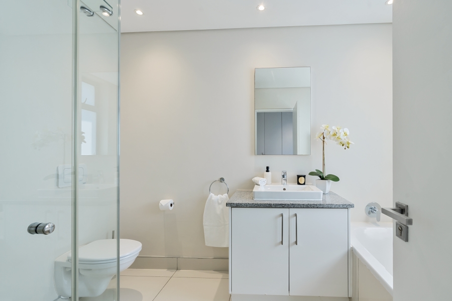2 Bedroom Property for Sale in Green Point Western Cape